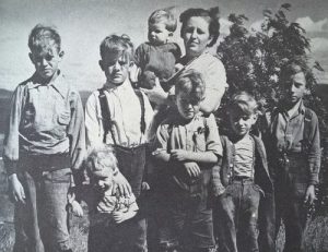 Mme Paule-Emile et enfants